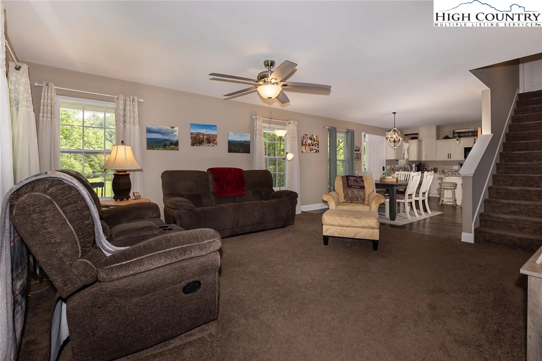 Image number 12 for the current listing