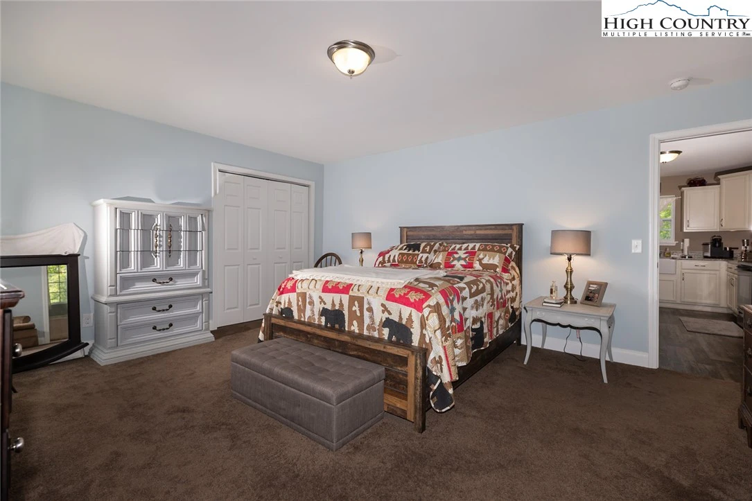 Image number 9 for the current listing