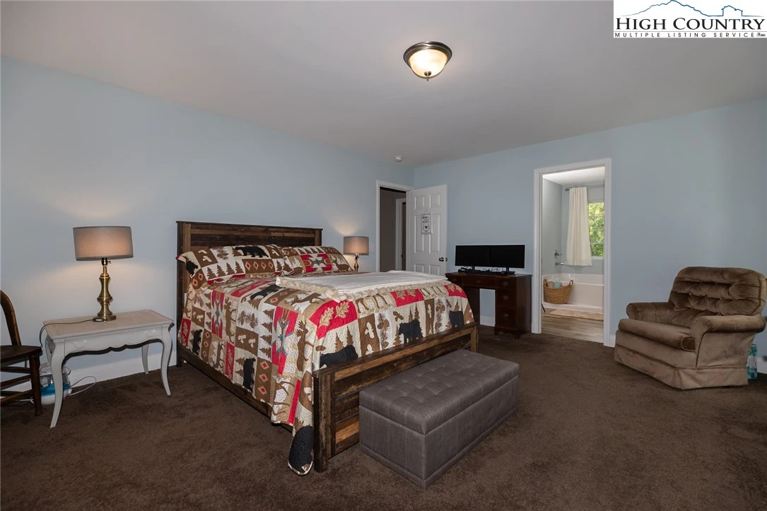 Image number 10 for the current listing