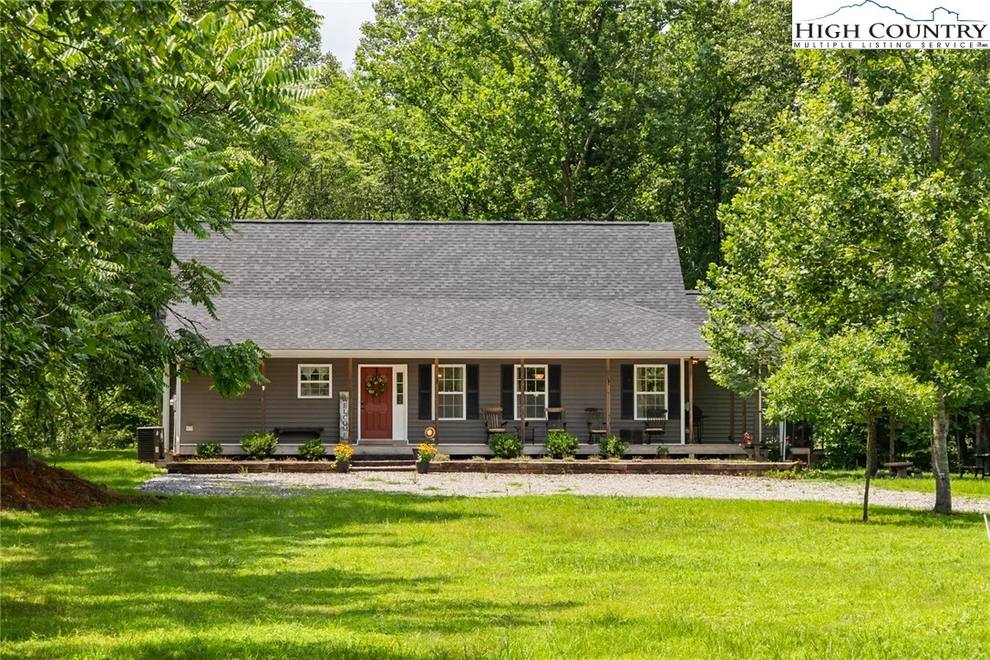 Image number 1 for the current listing