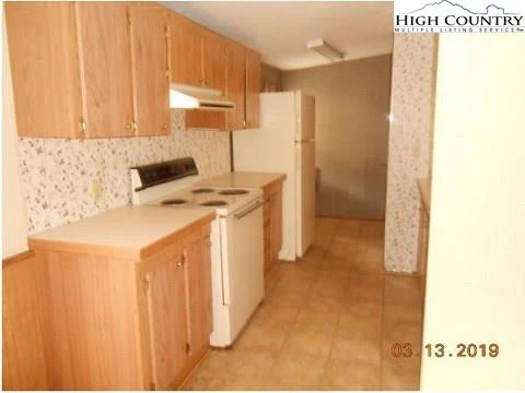 Image number 4 for the current listing