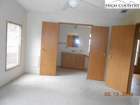Image number 7 for the current listing