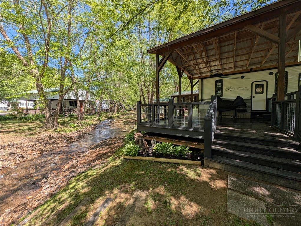 Image number 3 for the current listing