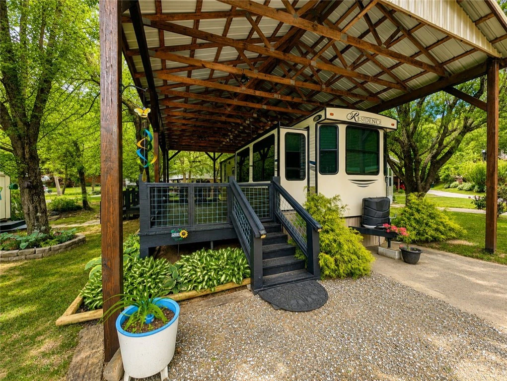 Image number 4 for the current listing