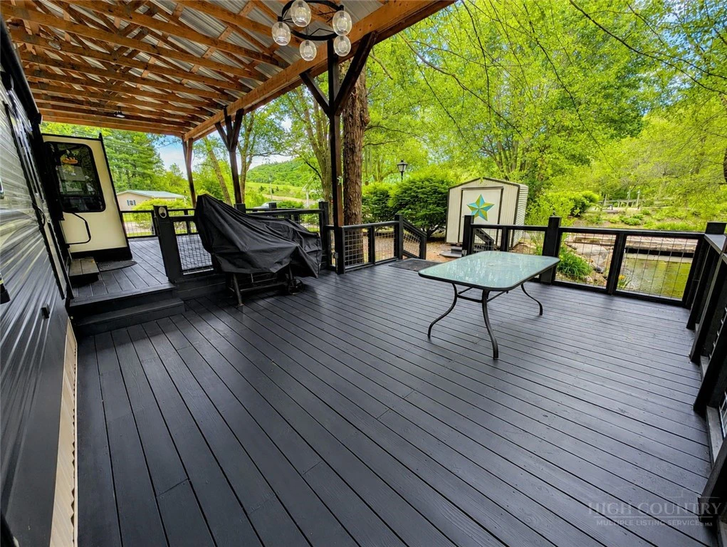 Image number 9 for the current listing