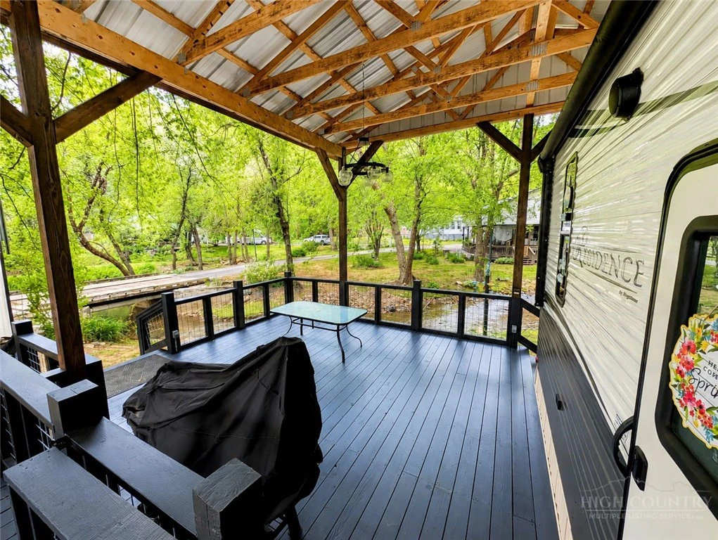 Image number 10 for the current listing