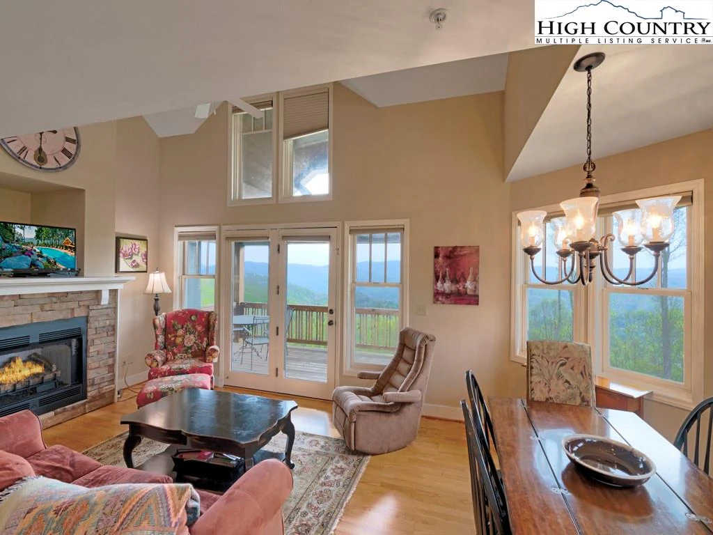 Image number 18 for the current listing
