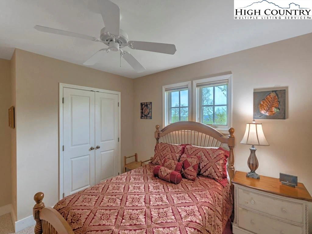 Image number 6 for the current listing