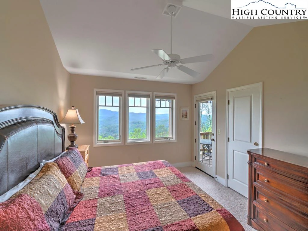 Image number 2 for the current listing