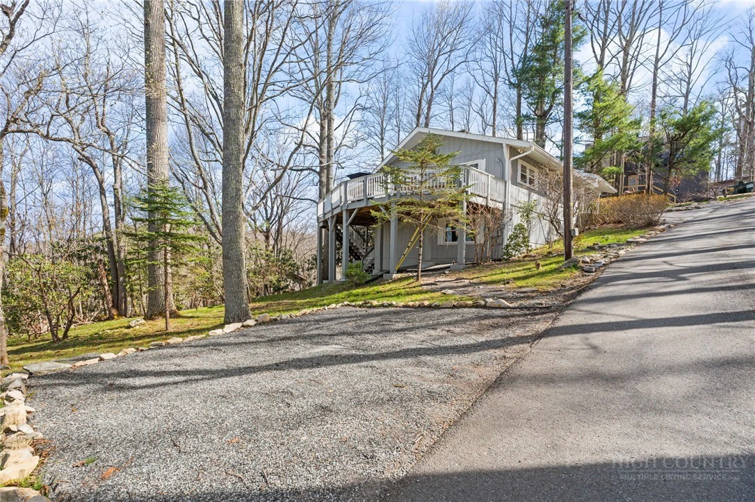Image number 15 for the current listing