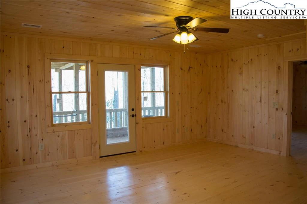 Image number 5 for the current listing