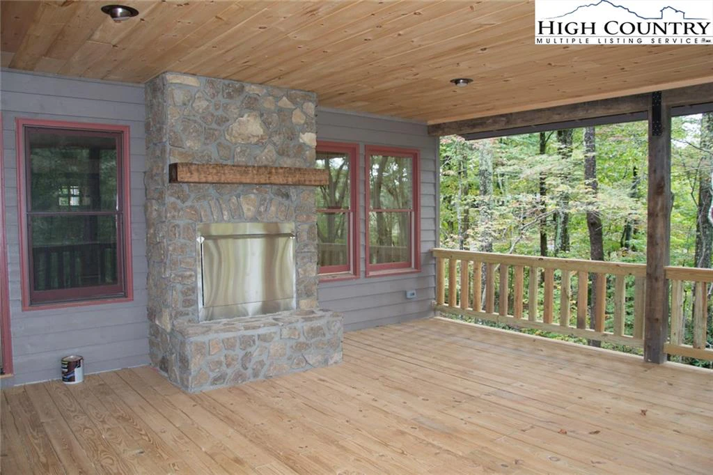 Image number 15 for the current listing