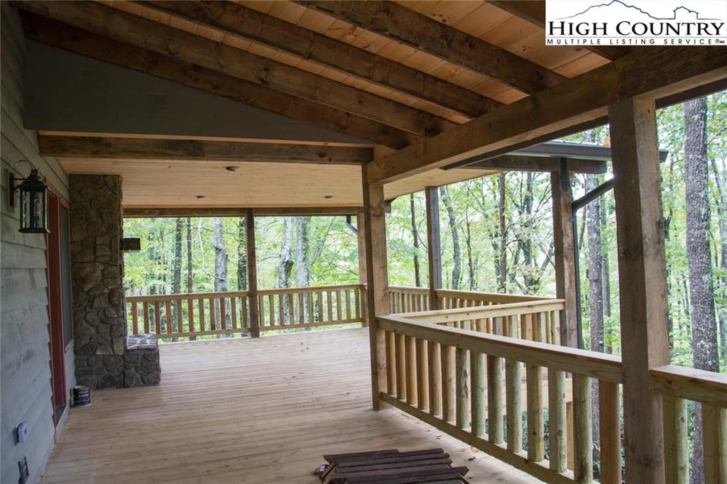 Image number 14 for the current listing