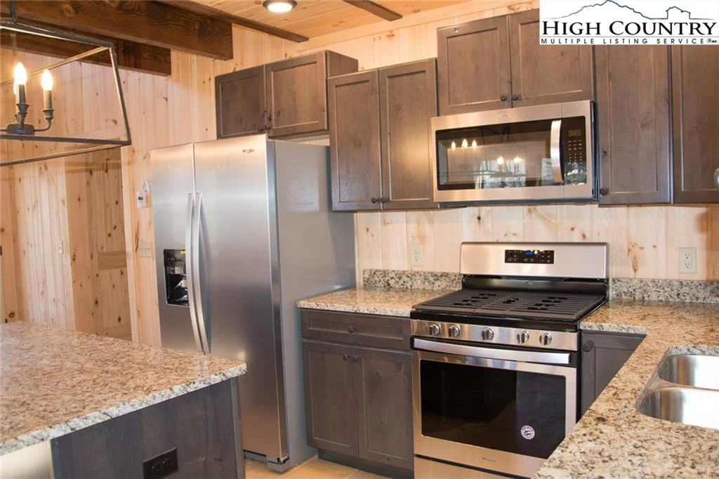 Image number 2 for the current listing