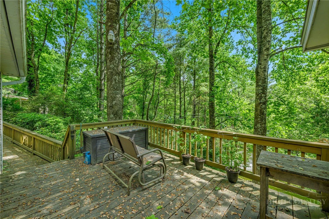 Image number 12 for the current listing