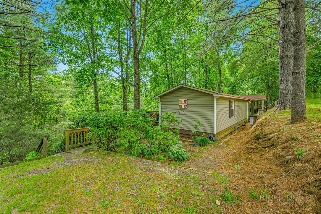 Image number 1 for the current listing