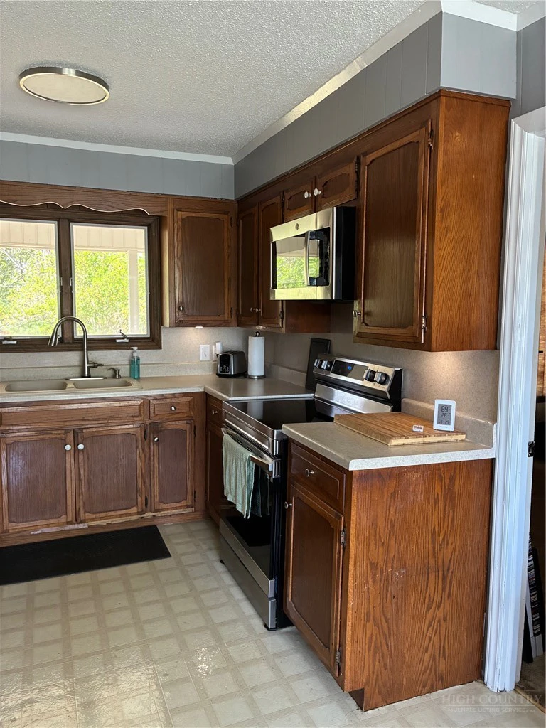 Image number 2 for the current listing