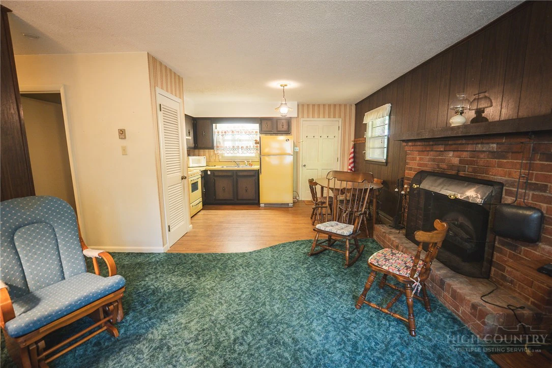 Image number 5 for the current listing