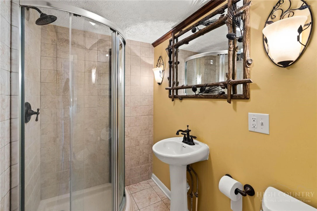 Image number 6 for the current listing