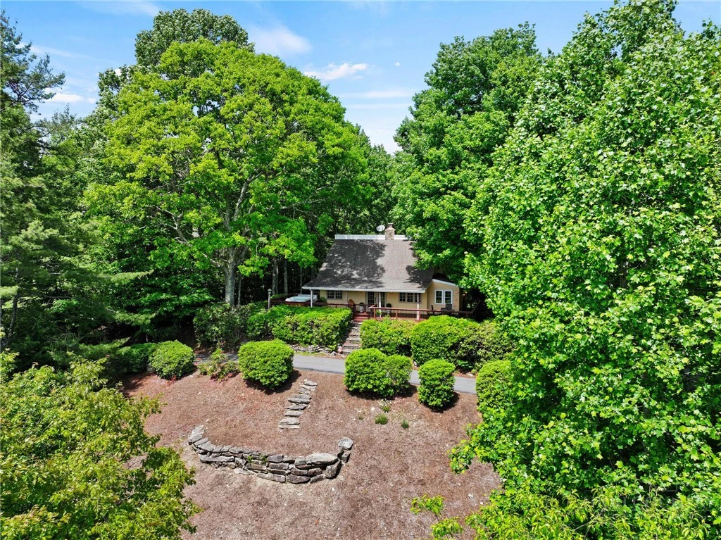 Image number 19 for the current listing
