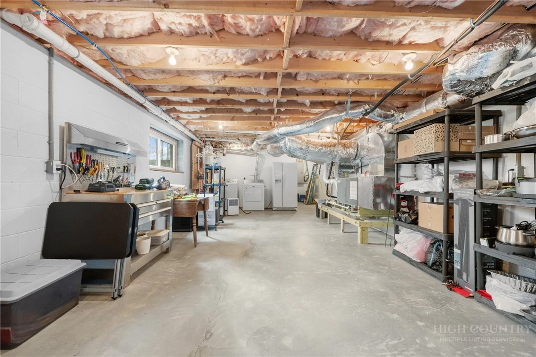 Image number 15 for the current listing