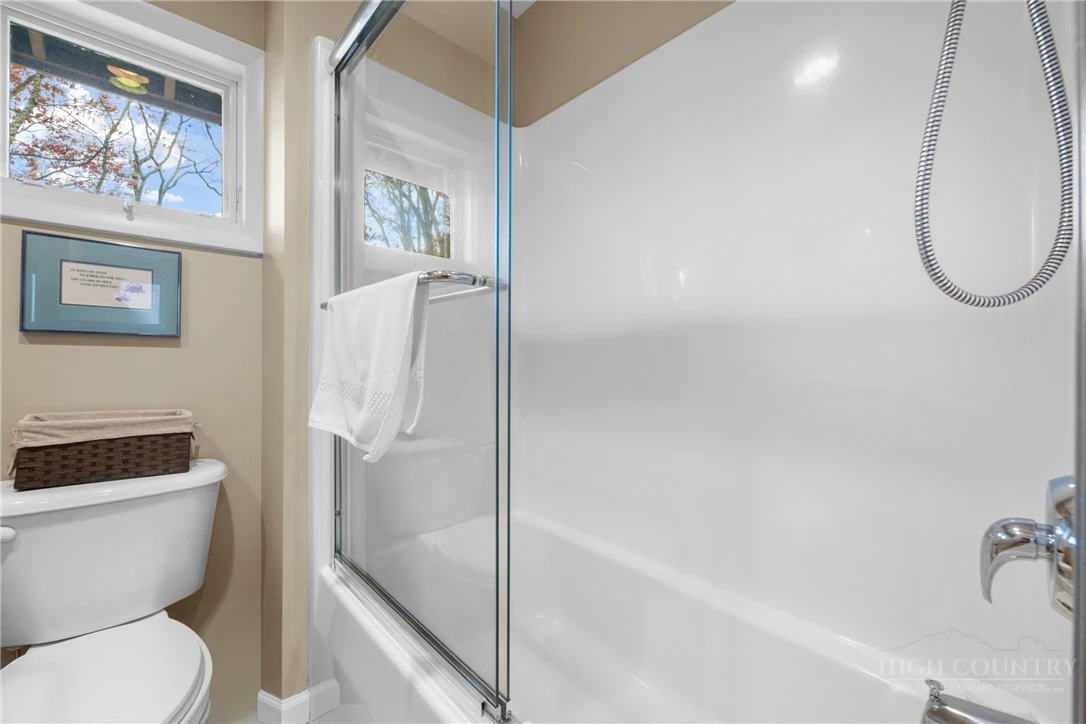Image number 10 for the current listing