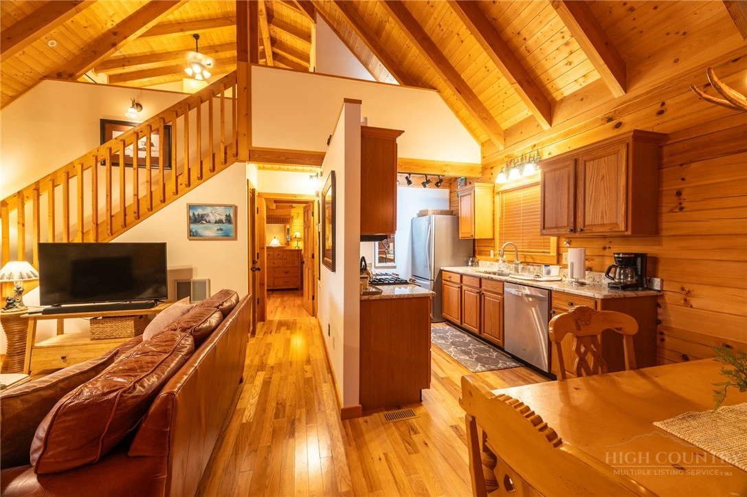 Image number 10 for the current listing