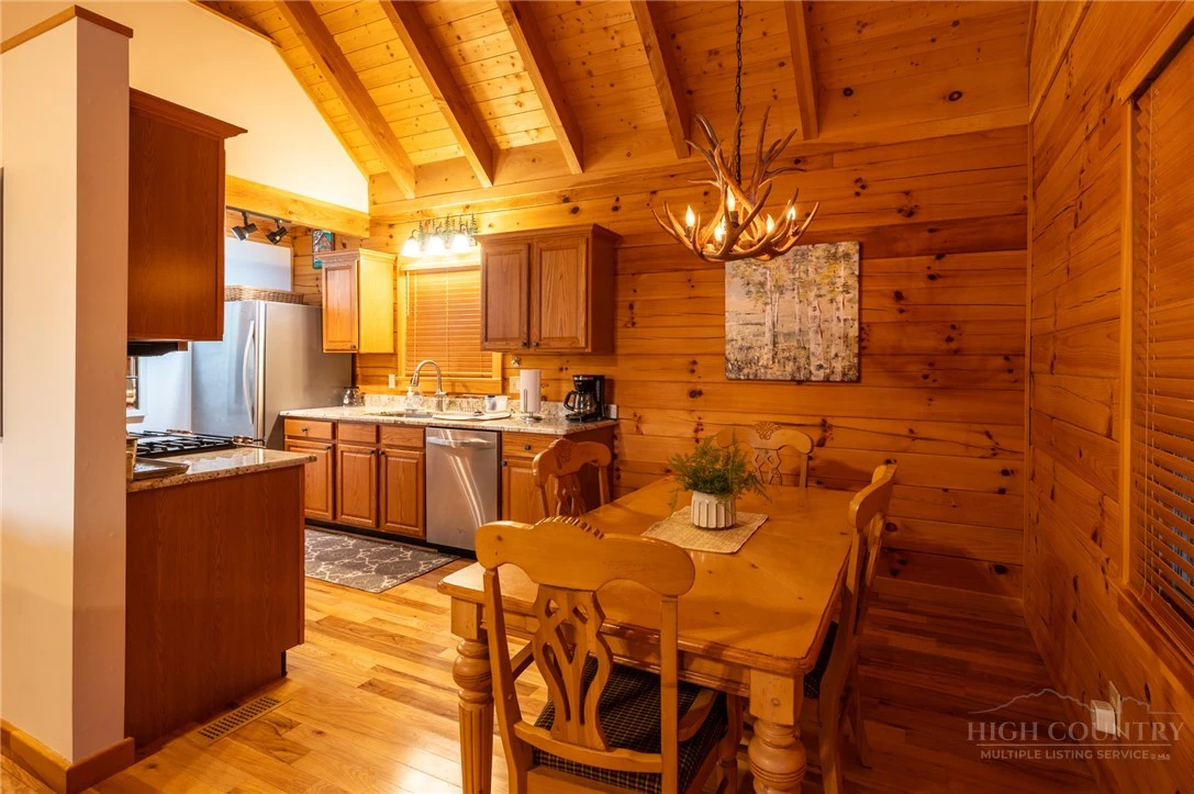 Image number 11 for the current listing
