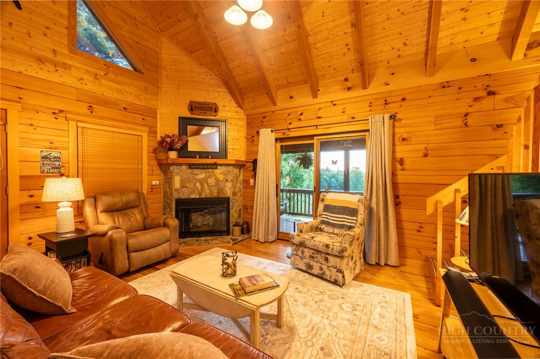Image number 15 for the current listing