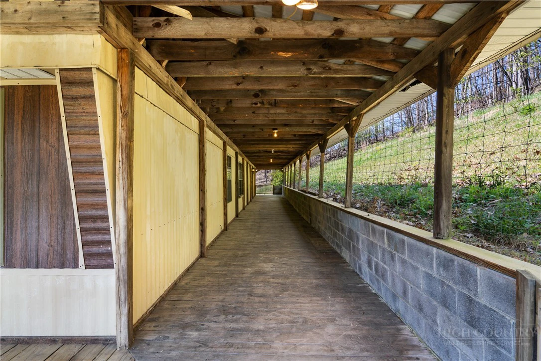 Image number 9 for the current listing