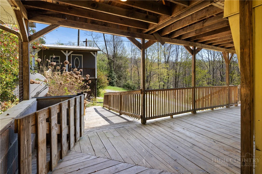 Image number 16 for the current listing