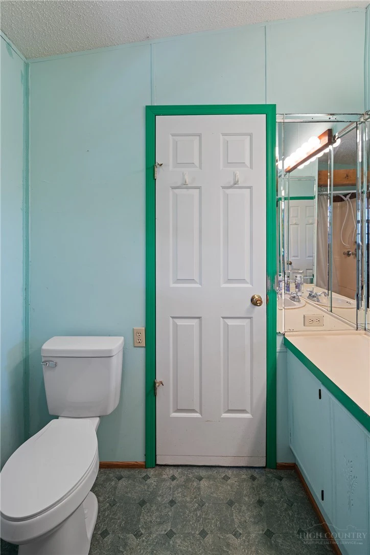 Image number 4 for the current listing