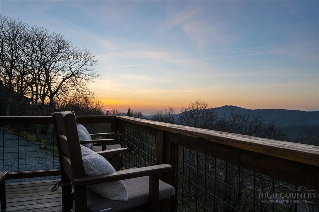 Image number 20 for the current listing