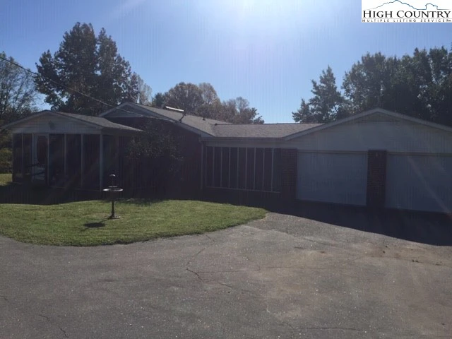 Image number 3 for the current listing
