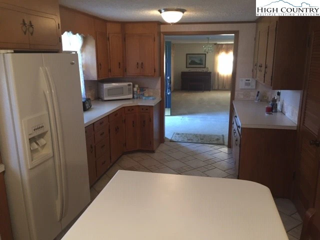 Image number 15 for the current listing