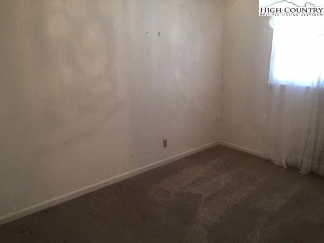 Image number 2 for the current listing