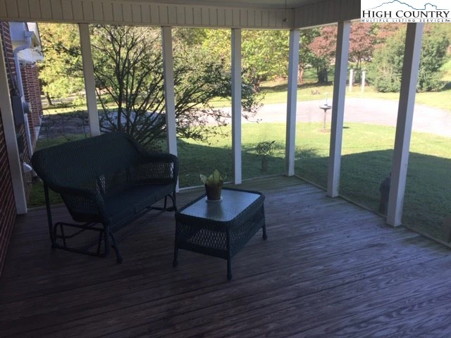 Image number 12 for the current listing