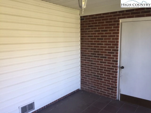 Image number 7 for the current listing