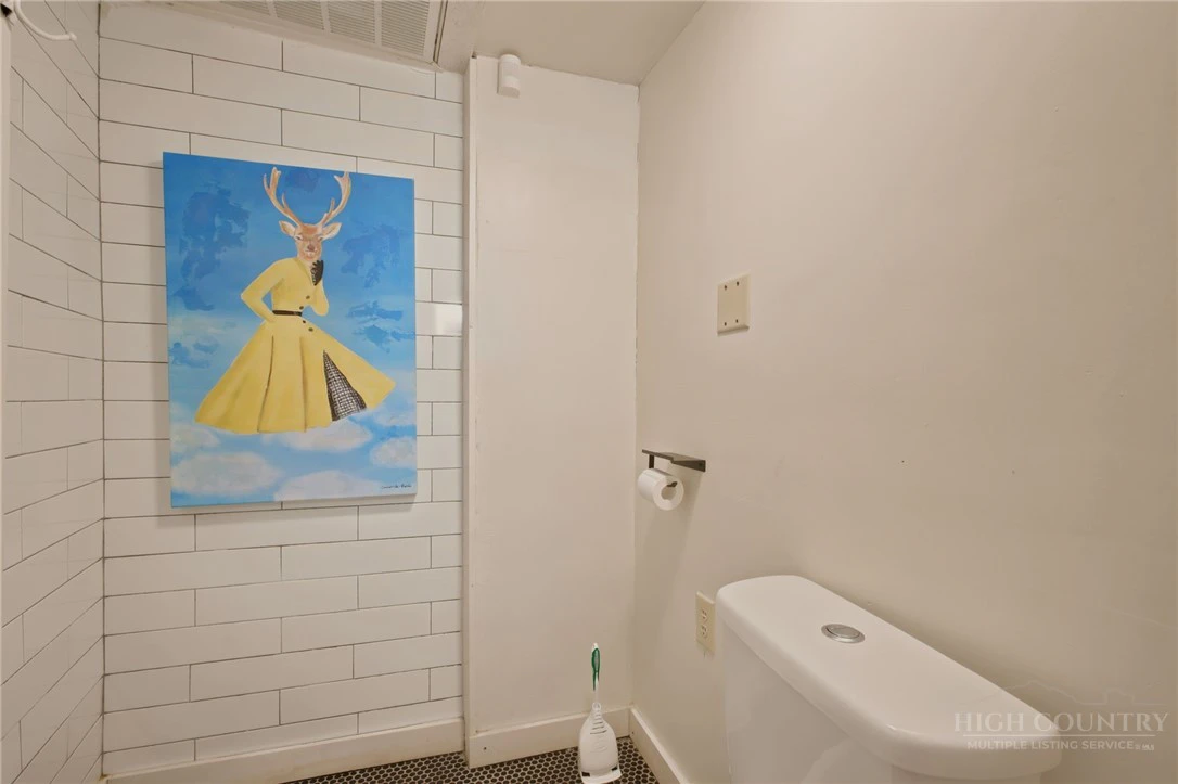Image number 6 for the current listing