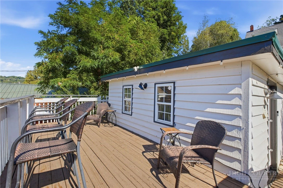 Image number 13 for the current listing