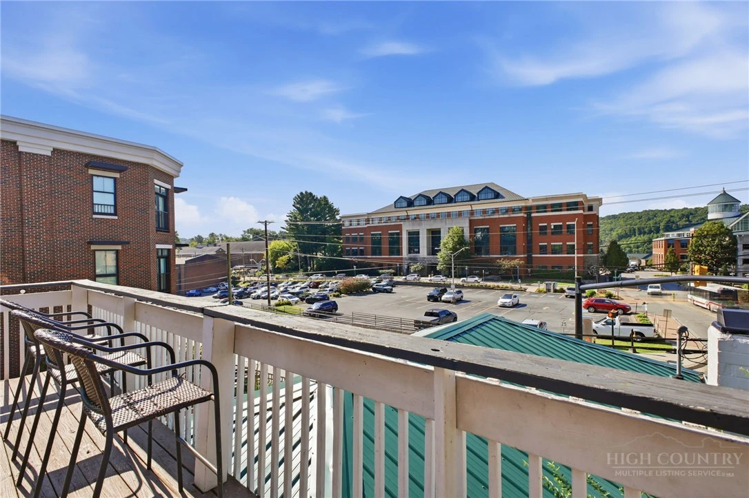 Image number 14 for the current listing
