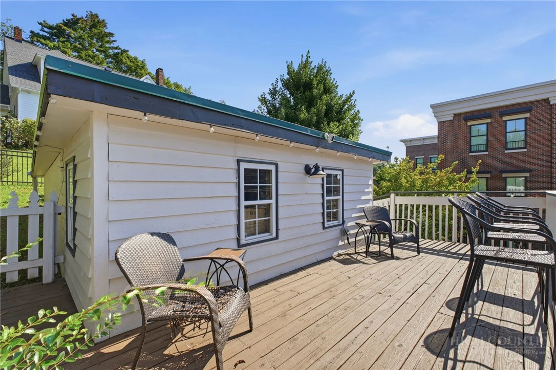 Image number 15 for the current listing