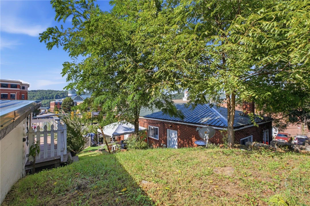 Image number 18 for the current listing