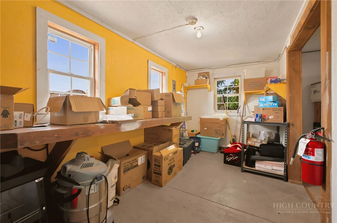 Image number 21 for the current listing