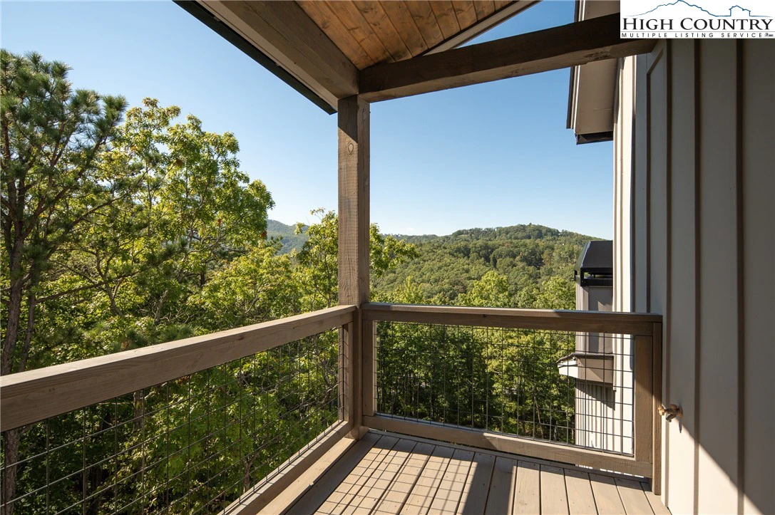 Image number 6 for the current listing