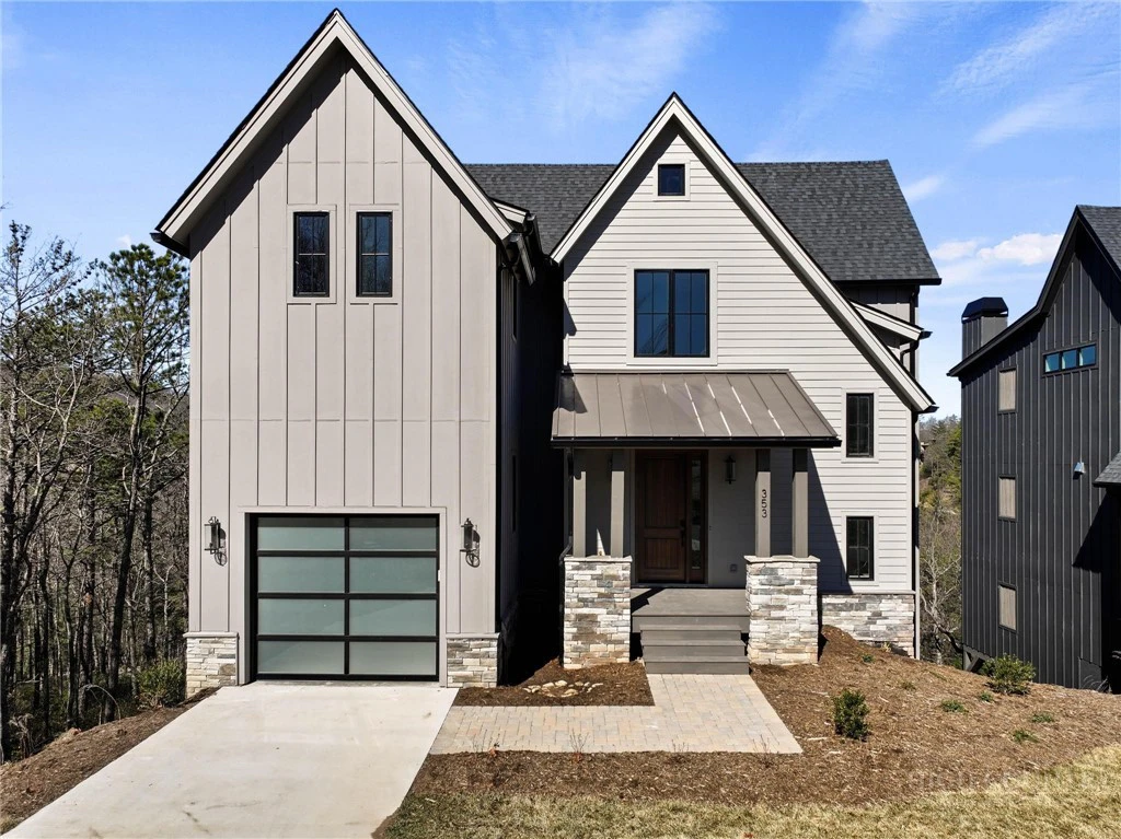 Image number 1 for the current listing