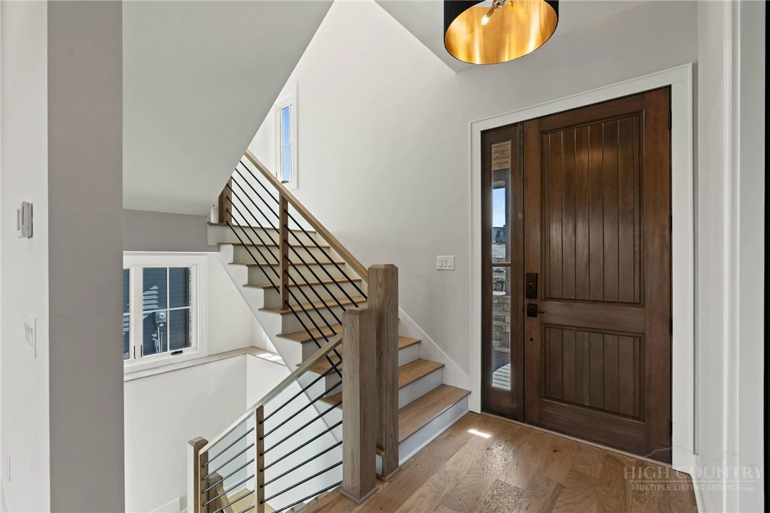 Image number 5 for the current listing
