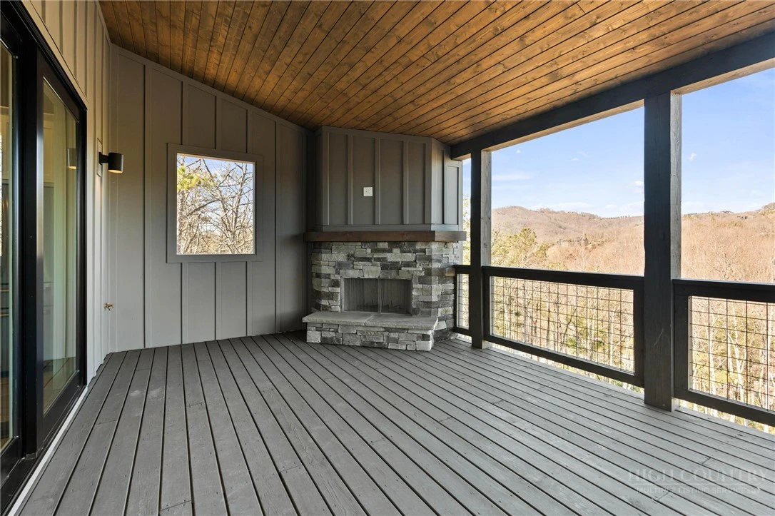 Image number 12 for the current listing