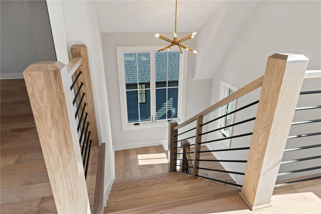 Image number 18 for the current listing