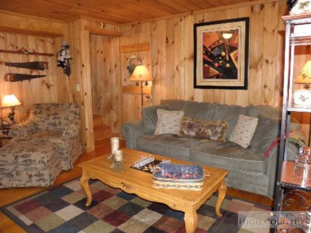Image number 18 for the current listing